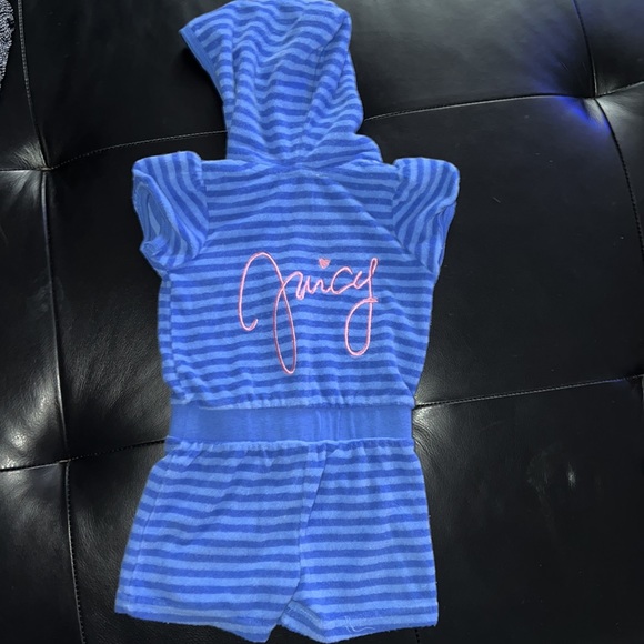 Cute baby Guess after swim romper. Very good condition. Size 6/ 12 months - Picture 4 of 5